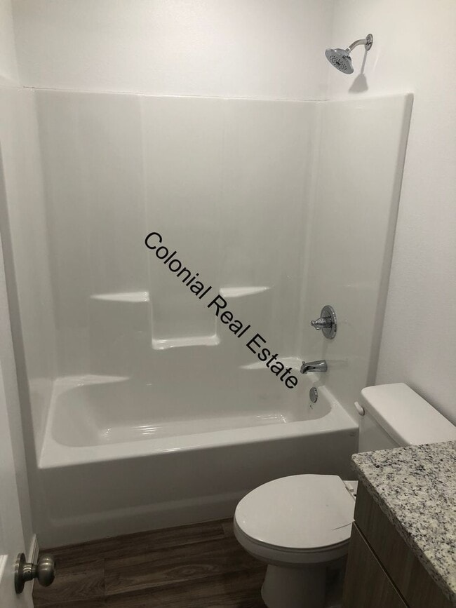 Building Photo - 301 Alamo St