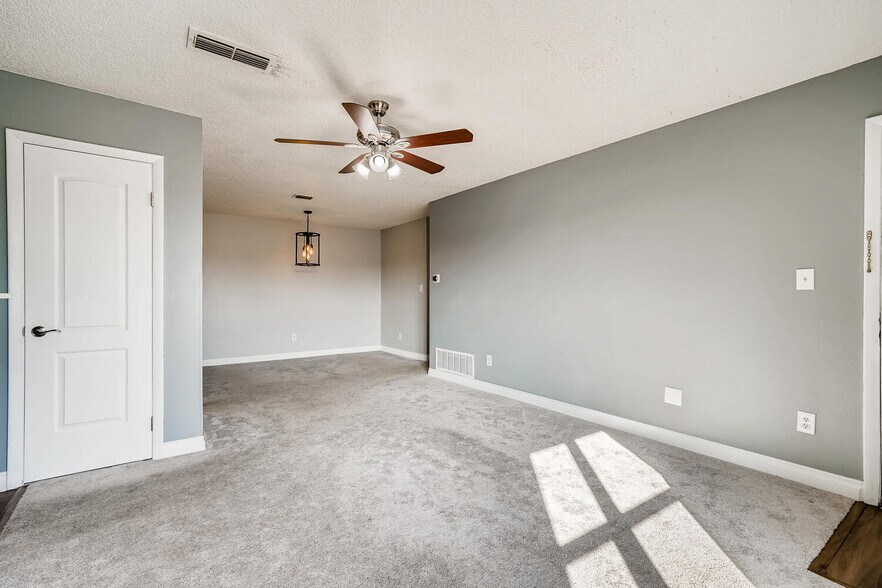 Dining - 2260 E Geddes Ave