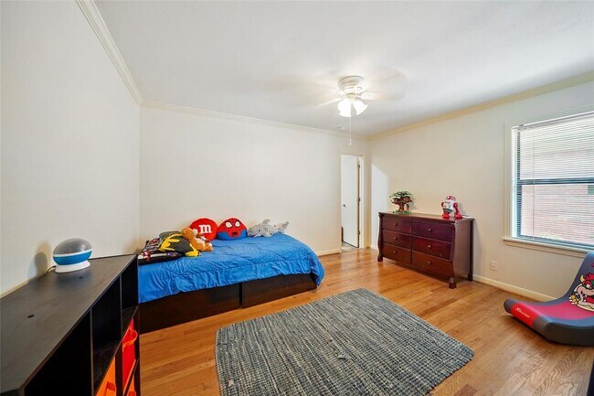 Building Photo - 6218 Wynnwood Ln