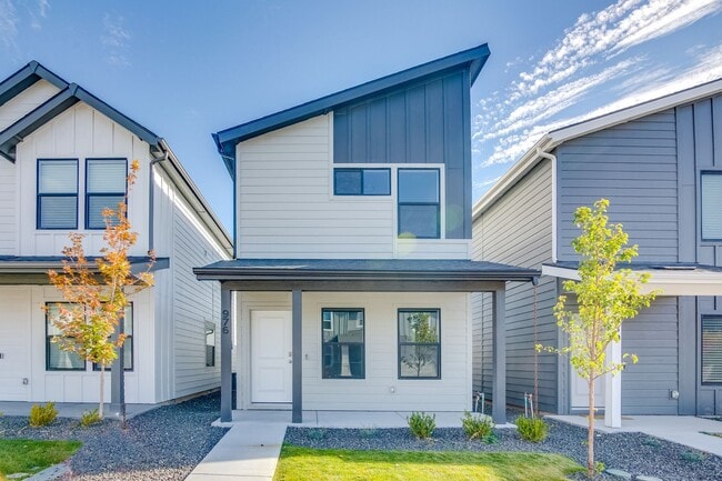 Primary Photo - Beautiful, Modern 2 Bedroom Cottage Availa...