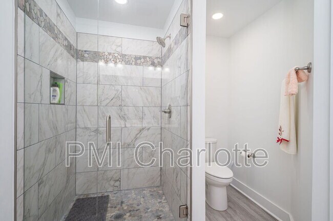 Building Photo - 2128 Chatfield Rd