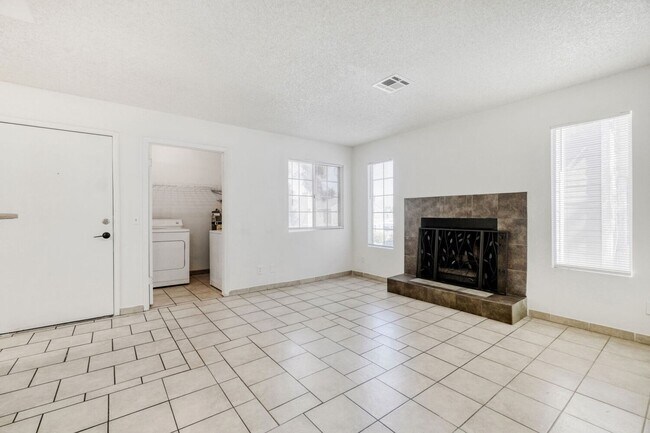 Building Photo - Move-In Ready 2-Bedroom with Cozy Fireplace!