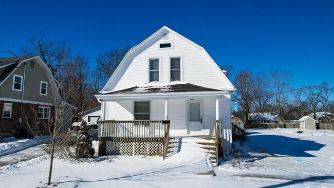 Building Photo - 21 Anderson Ave