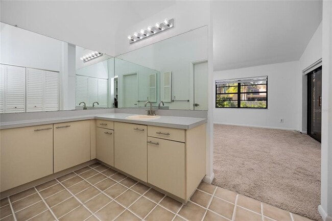 Building Photo - 944 SAN CARLOS Ct