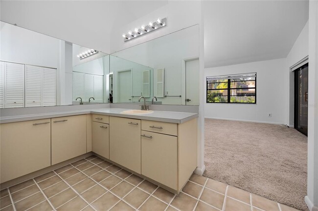 Building Photo - 944 SAN CARLOS Ct