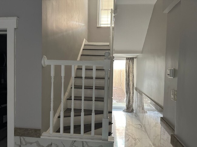 Building Photo - 311 Gaskill St