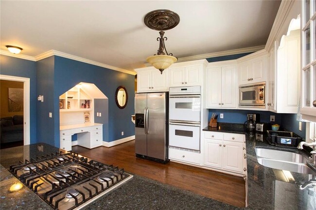 Building Photo - 2531 Old Salem Cir SE