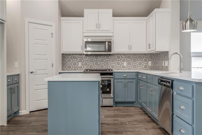 Building Photo - 6601 NW 150th Terrace