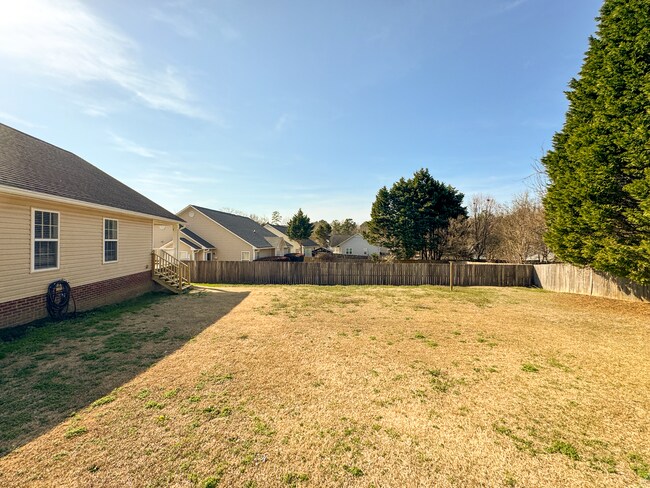 Building Photo - Lovely 3 Bed 2 Bath Home with Bonus Room