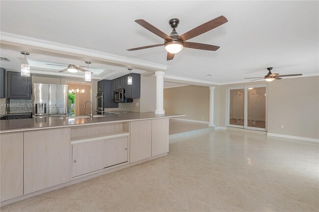 Building Photo - 2070 NE 65th St