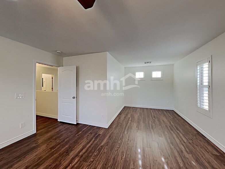 Building Photo - 17464 W Mauna Loa Ln
