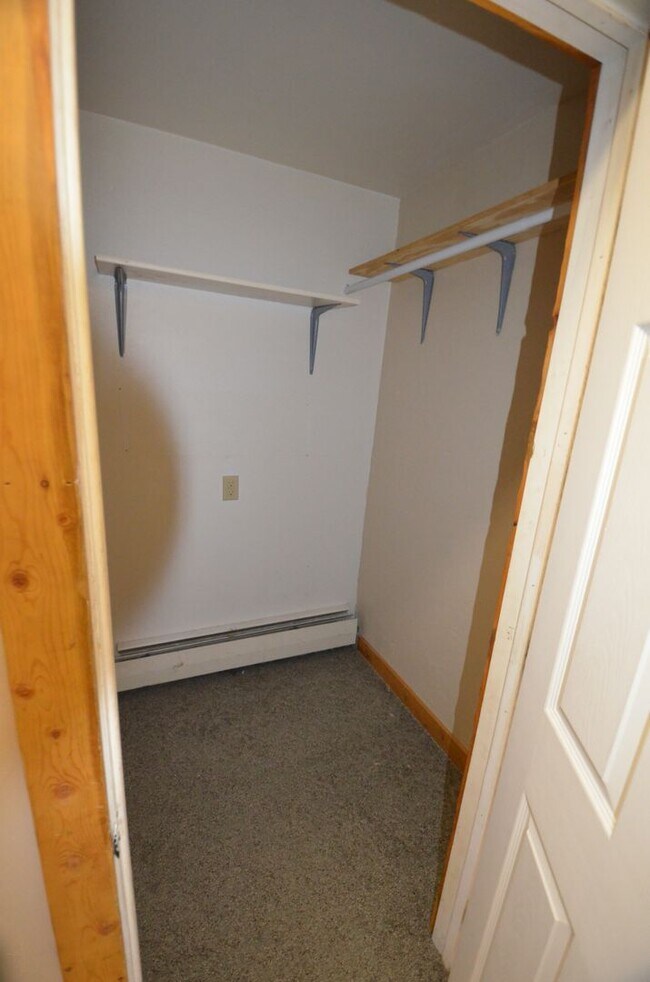 Building Photo - 471 High Point Dr