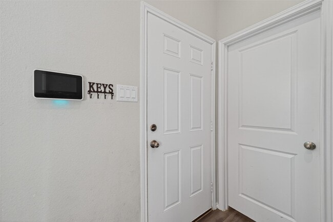 Building Photo - 12004 Canal St