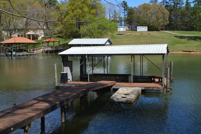 Building Photo - 125 Broadview Cir