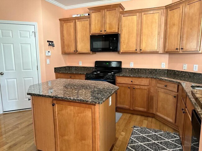 Building Photo - 5860 White Creek Run