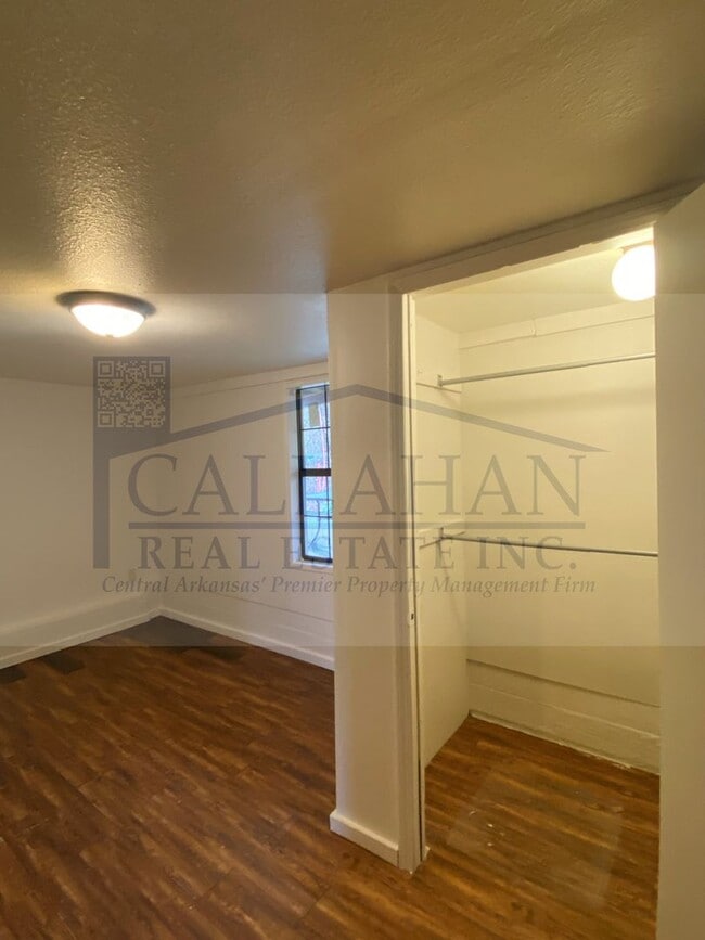 Building Photo - 700 W 33rd St