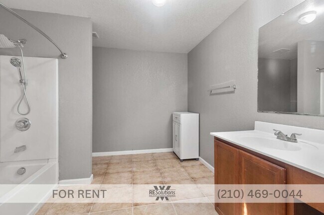 Building Photo - 203 Shadbush St