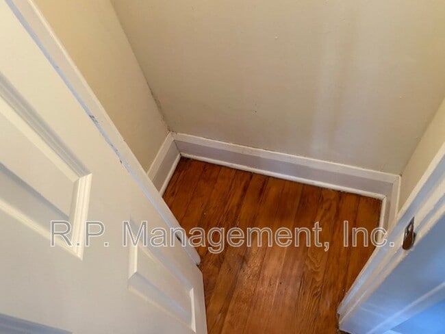 Building Photo - 3416 Girard Ave S