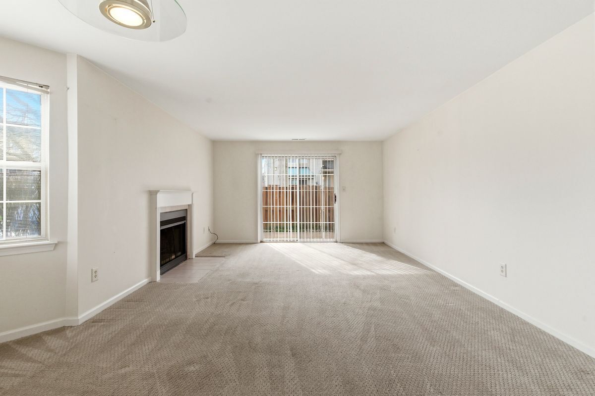 Building Photo - 3403 Waltham Ct