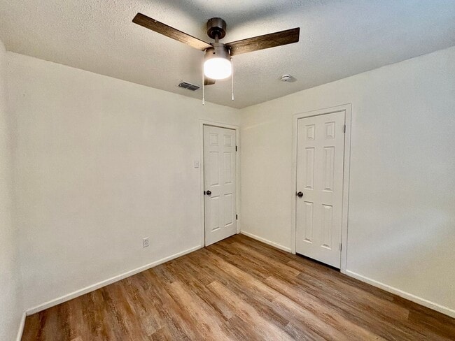 Building Photo - Pre-leasing for February - Updated 3 Bedroom 2 Bathroom Home