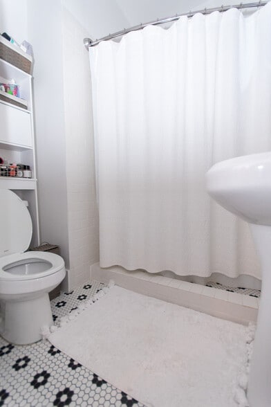 Building Photo - 1052 St Gregory St