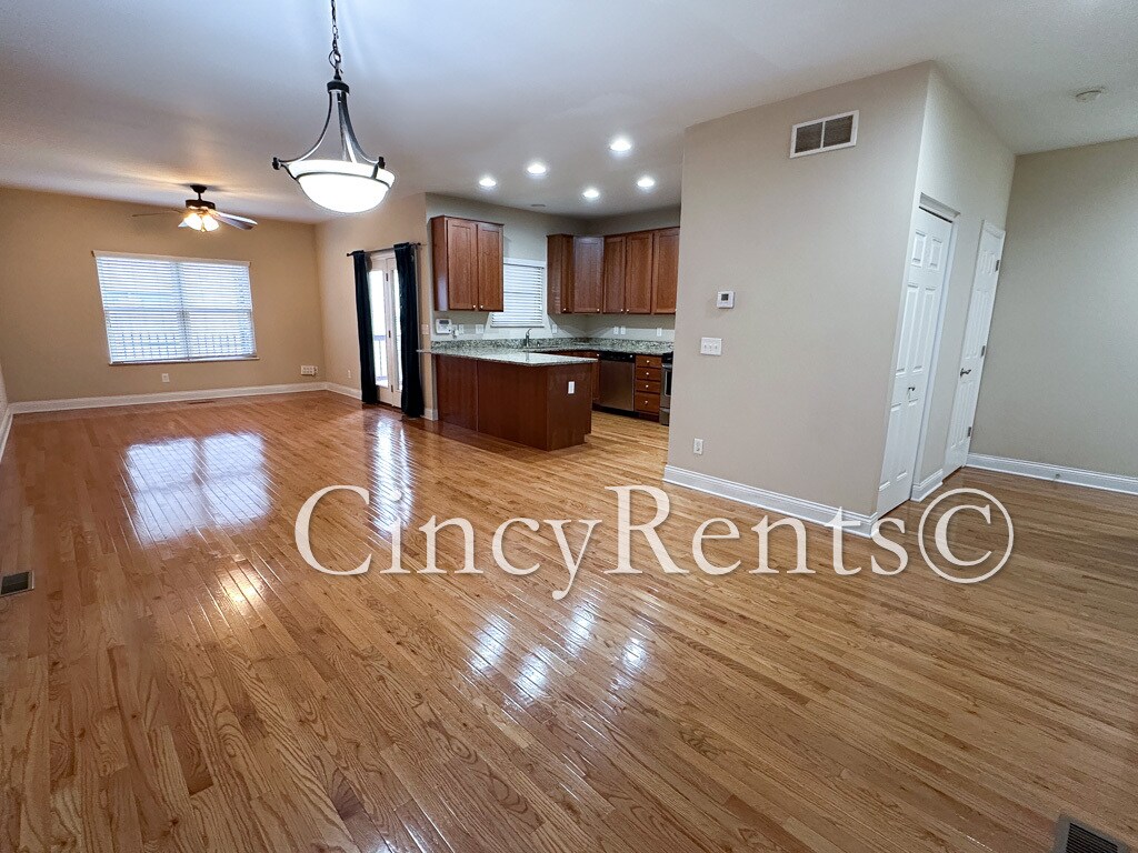 Building Photo - 2933 Eden Ave