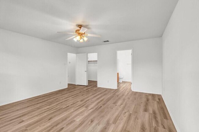 Building Photo - 609 Golden Gate Dr