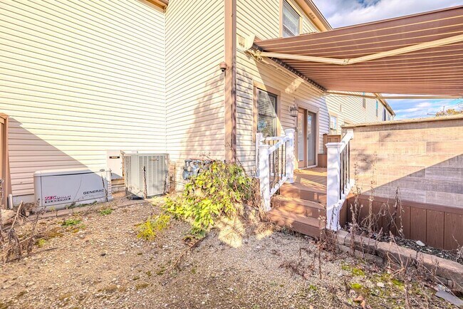 Building Photo - 7630 Alta View Blvd