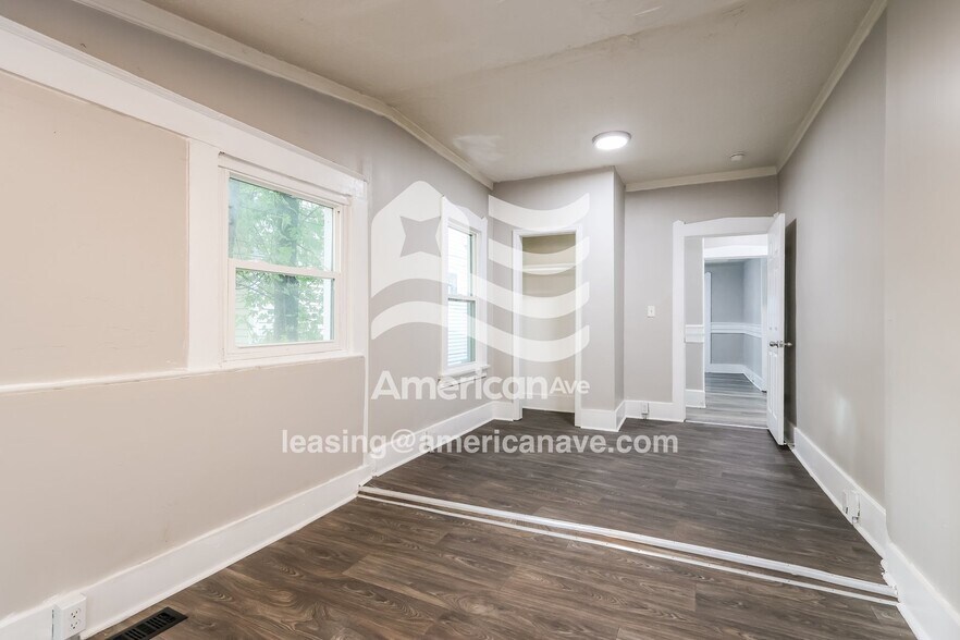 Building Photo - 2123 W Lee St