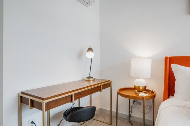 Building Photo - 4613 Dayton Ave N