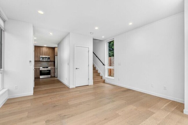 Building Photo - Air Conditioned Hilltop Gem w/ 360° Rooftop Ocean, Mountain and Skyline Views