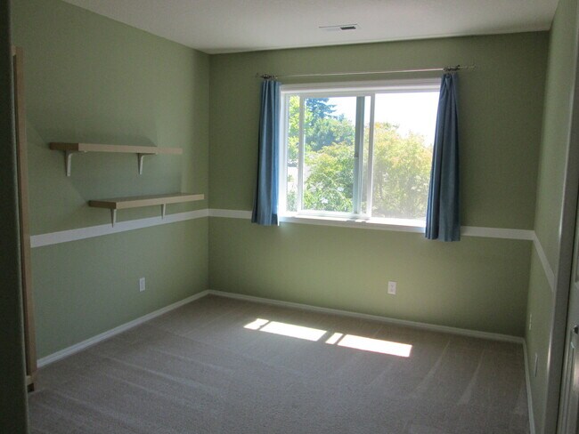 Building Photo - 12540 NW Brimpton Ct