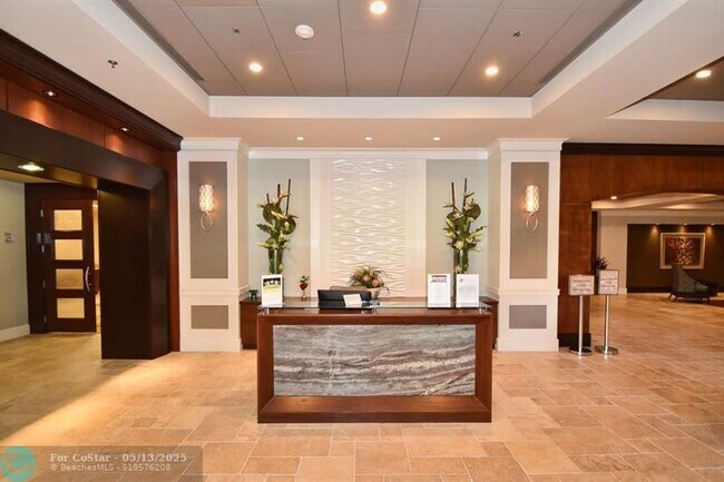 Building Photo - 6715 Via Regina