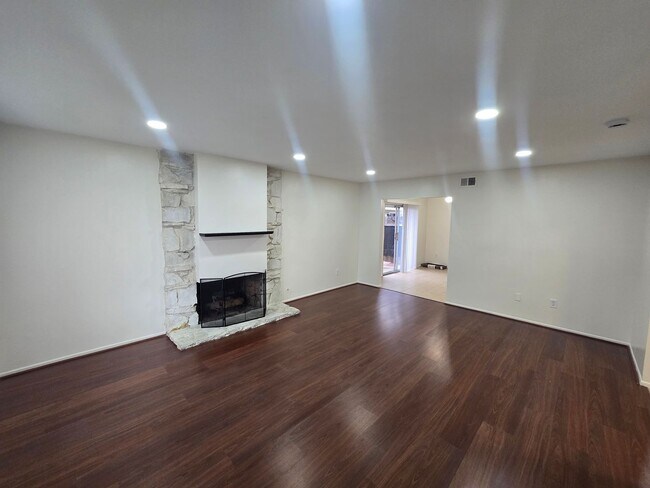 Building Photo - DELTON16572