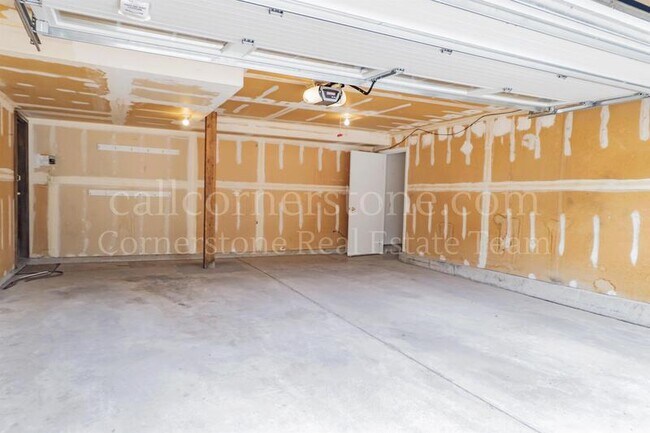 Building Photo - 3427 Clubheights Dr