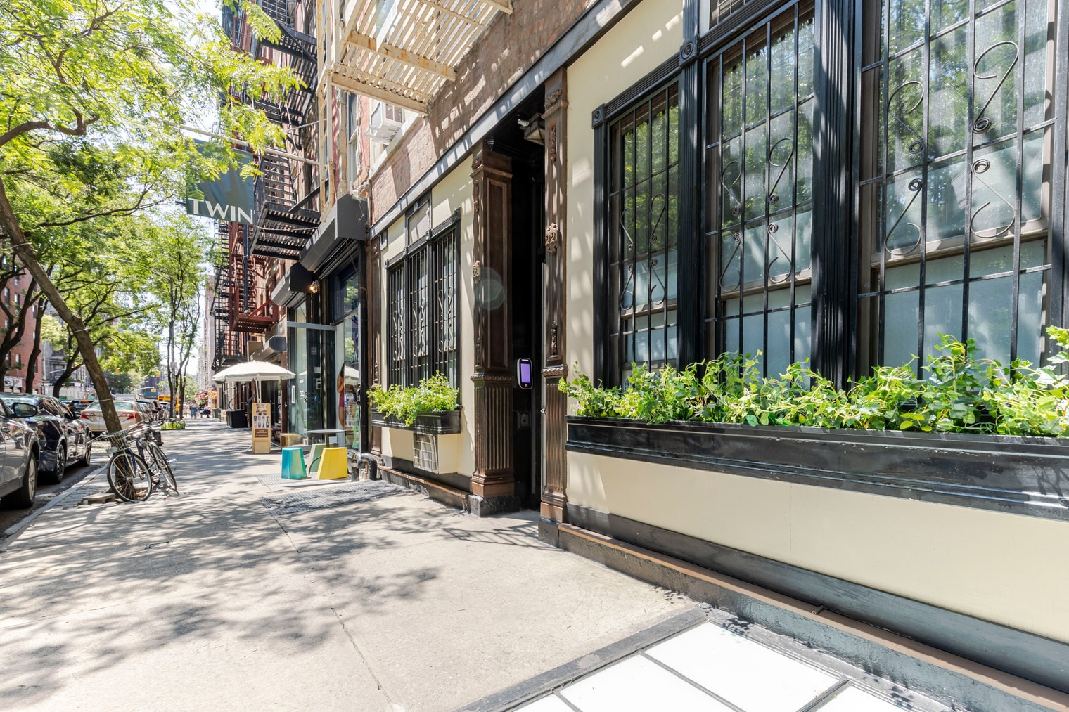 Building Photo - 223 Mott St