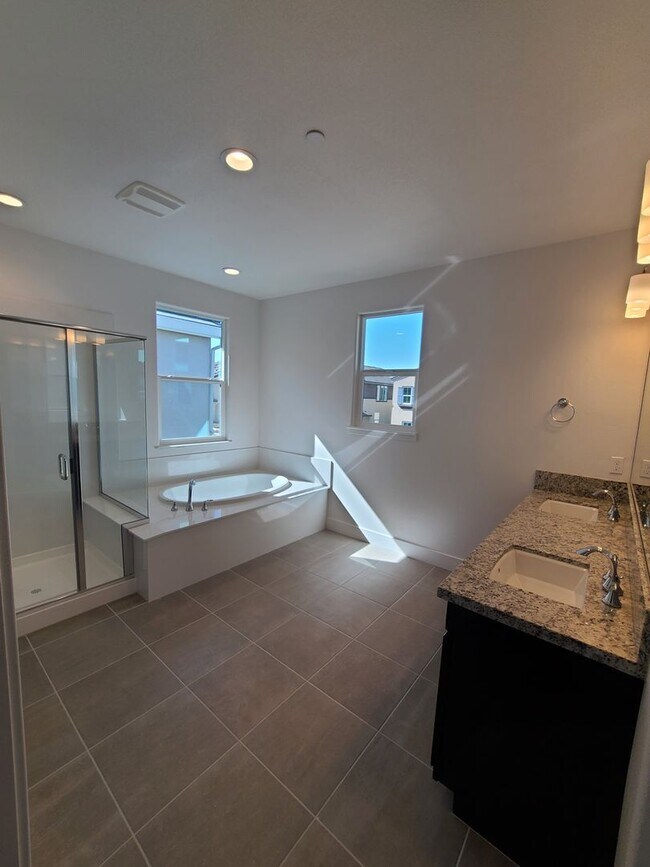 Building Photo - Stunning 4 Bedroom, 3 Bath Mountain house Home W/ Solar