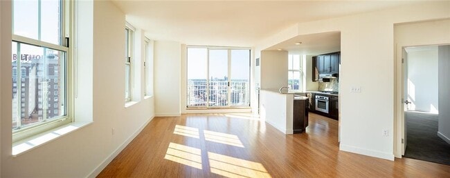 Building Photo - 1 W Exchange St