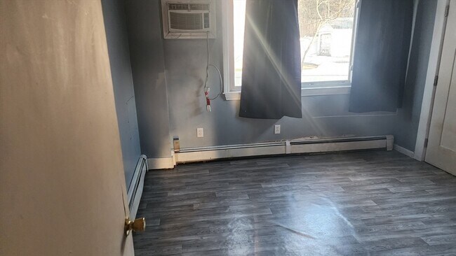 Building Photo - 39 Elmwood St