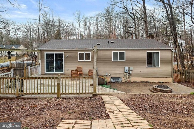 Building Photo - 1005 Aquia Dr