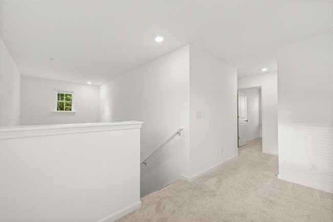 Building Photo - 458 Red Dragon Dr