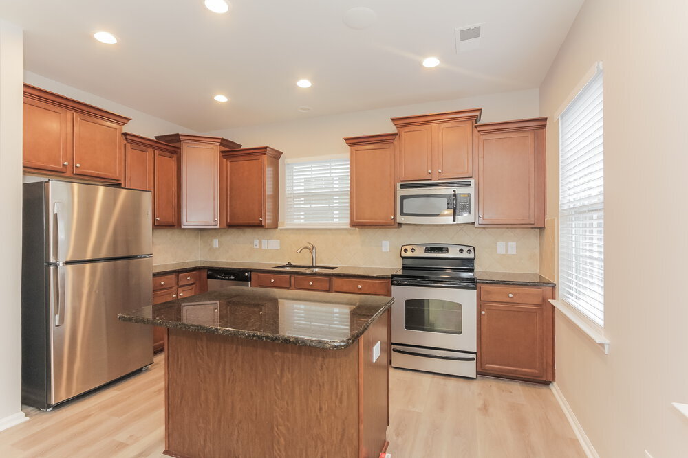 Building Photo - 9948 Evergreen Terrace Dr