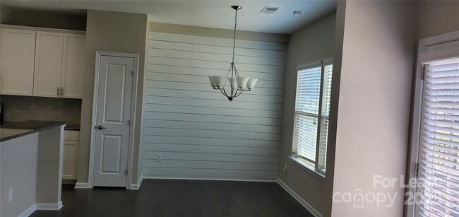 Building Photo - 1764 Evergreen Dr