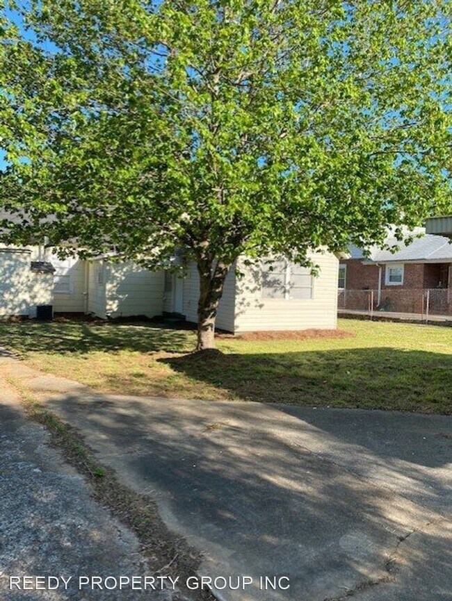 Building Photo - 3 br, 1 bath House - 56 Allen Street