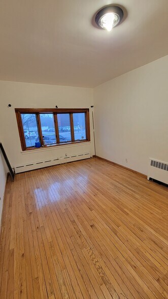 Building Photo - 7411 Park Ave