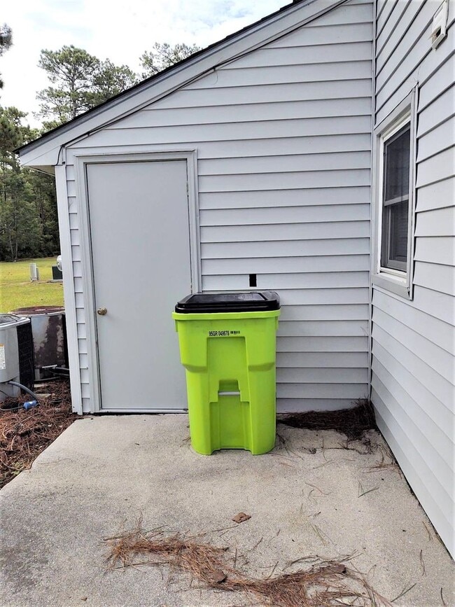 Building Photo - 9B Port West, Swansboro