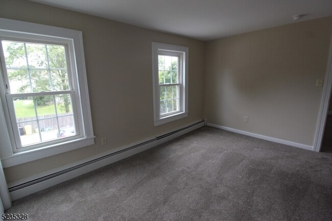 Building Photo - 28 White Meadow Ave