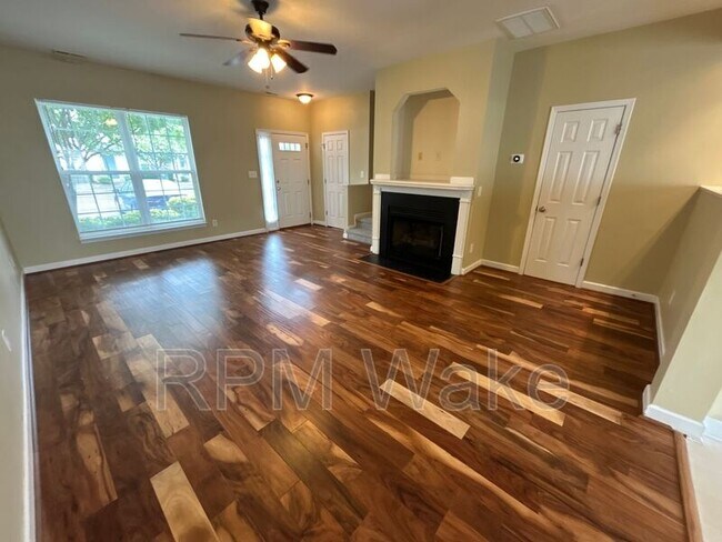Building Photo - 8307 Glenwood Springs Ct