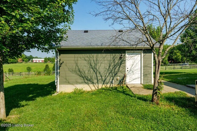 Building Photo - 2224 Flat Rock Rd