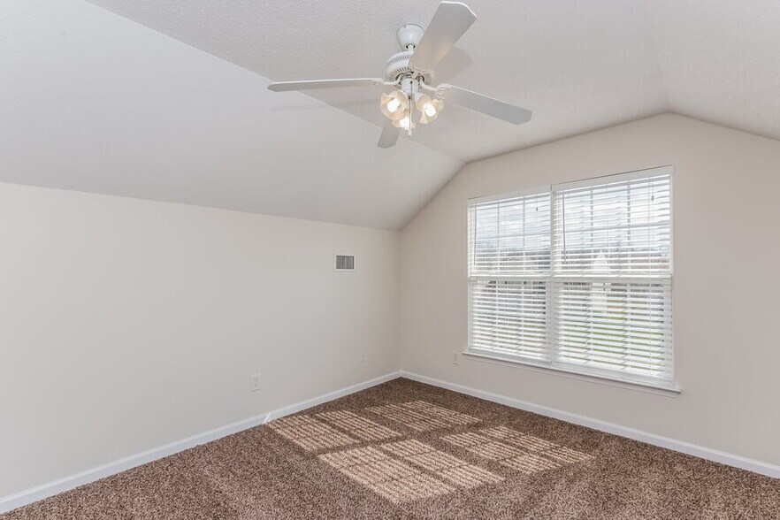 Building Photo - 1036 Meadowbrook Ln SW